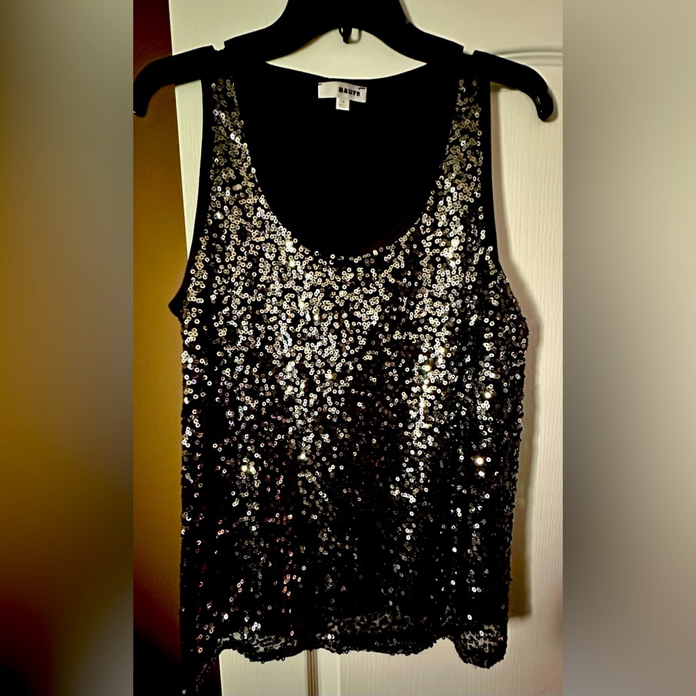 Dazzling sleeveless sequin party top